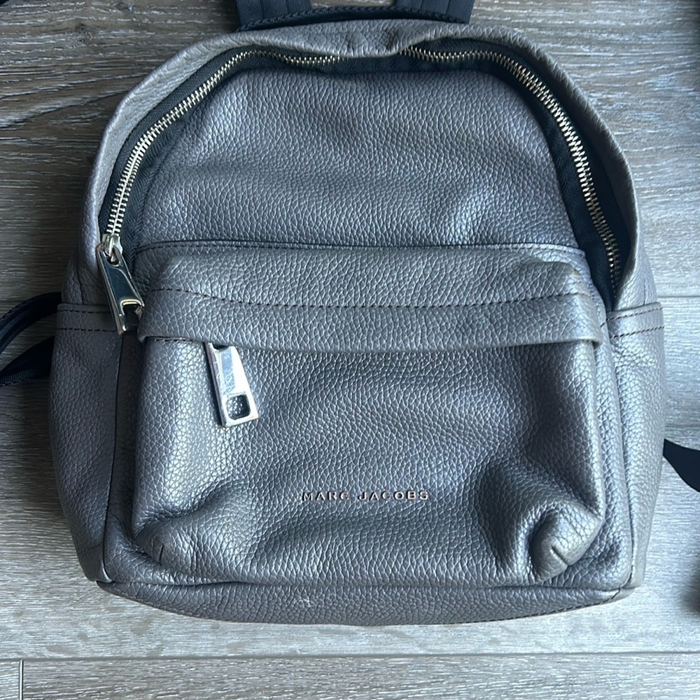 Marc Jacobs Light Gray leather backpack pebble black straps
